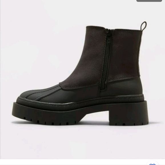 Universal Thread Women's Black Ella Chelsea Duck Boots - Picture 2 of 4